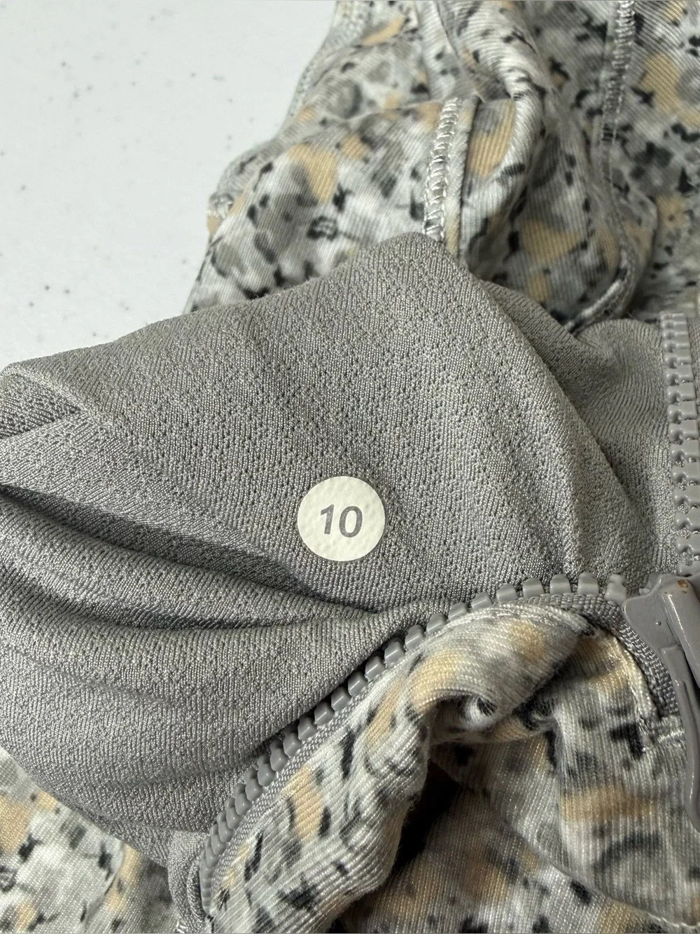 LULULEMON Forme Jacket Yoga Cuffins Petite Fleur Silver Spoon Gray Women’s Sz 10